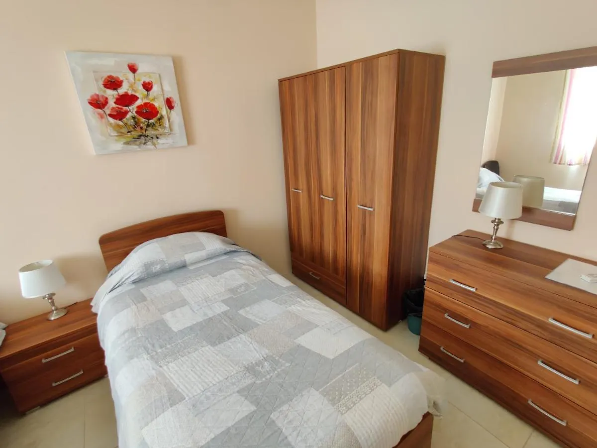 Doms Apartment Tarxien 0*,  Malta
